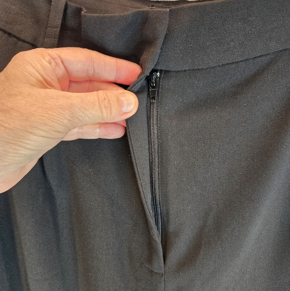 1. State Women's Black Tailored Dress Shorts Sz 12 Pleated High Waist Pockets - Picture 5 of 11